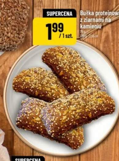 Bułka proteinowa z ziarnami na kamieniu